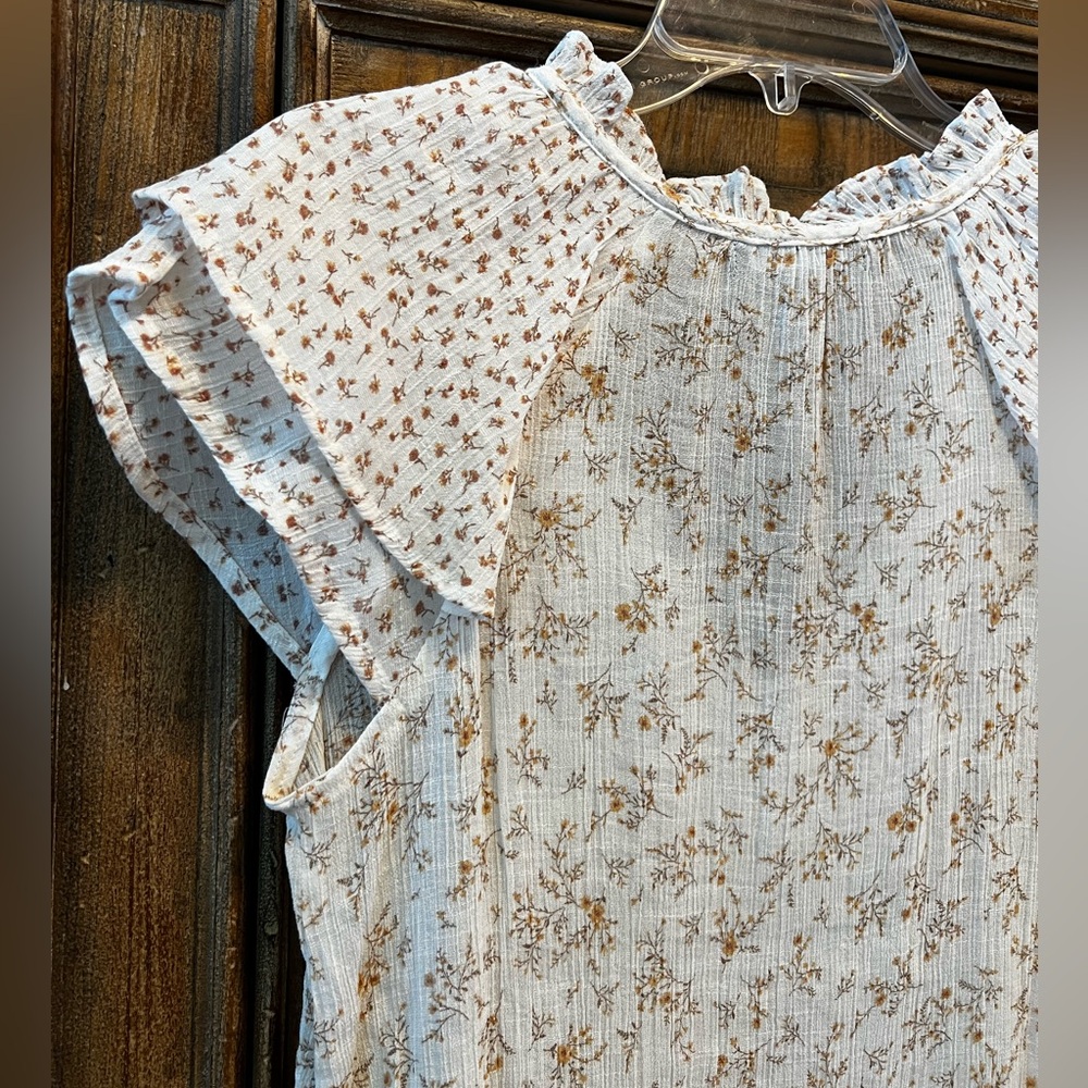 Floral Ruffle Sleeve Blouse - Picture 5 of 5